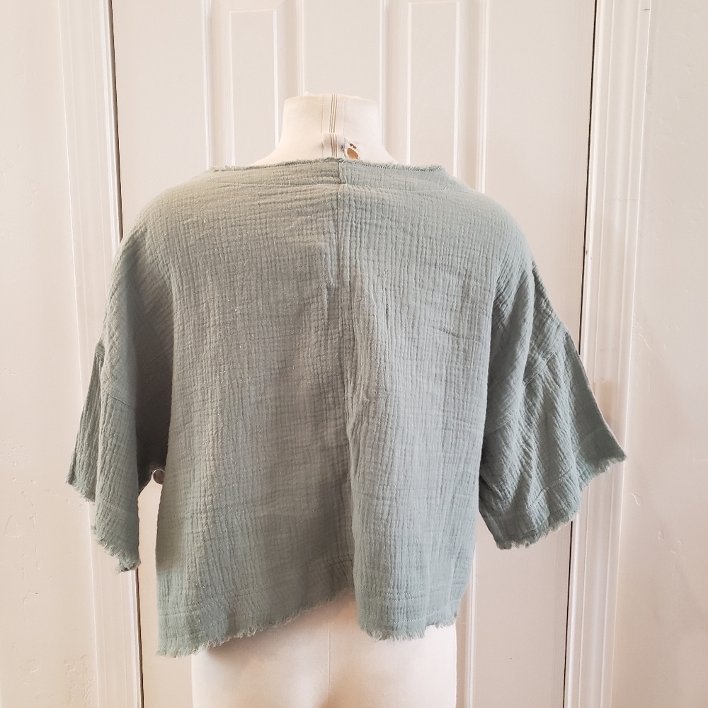 New In Size XL - Picture 3 of 7